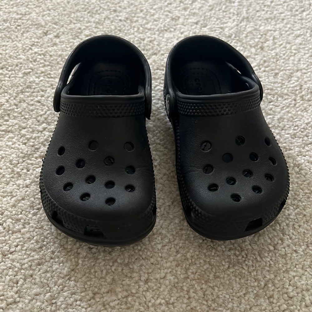 Toodler crocs